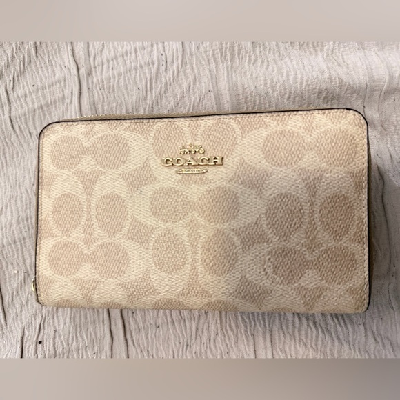 MK Black Leather Wallet and Coach Wallet  Leather two wallets for one price. - Picture 3 of 8